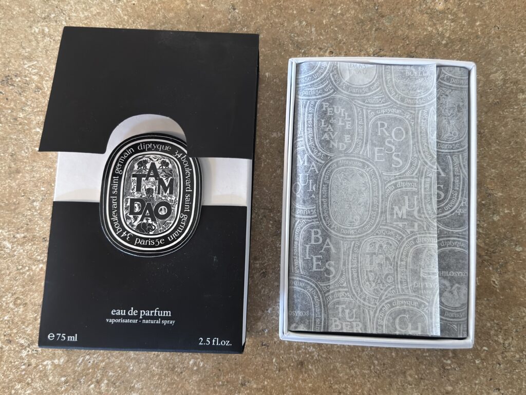 Opening the Diptyque Tam Dao EDP fragrance box packaging